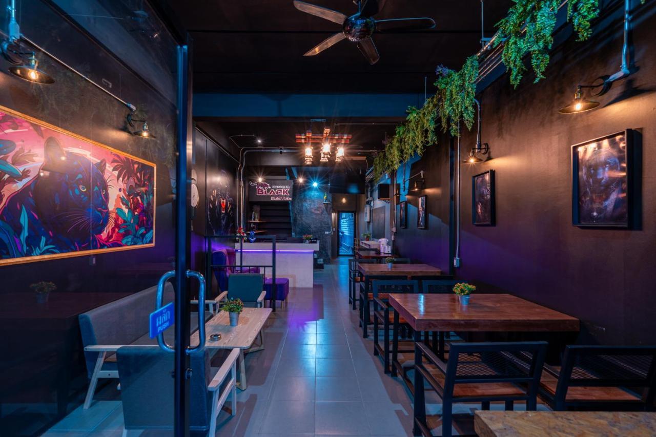 Black Panther Hostel Phuket Bagian luar foto
