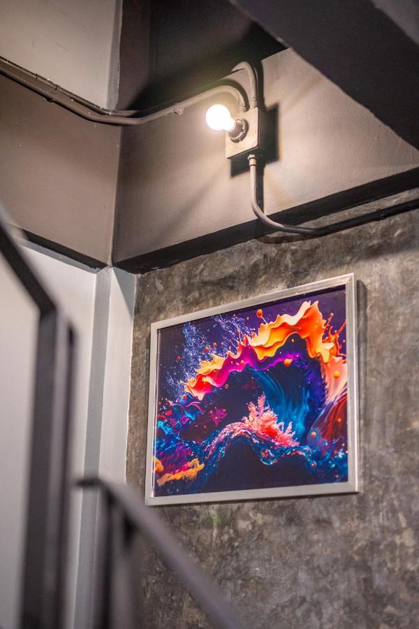 Black Panther Hostel Phuket Bagian luar foto