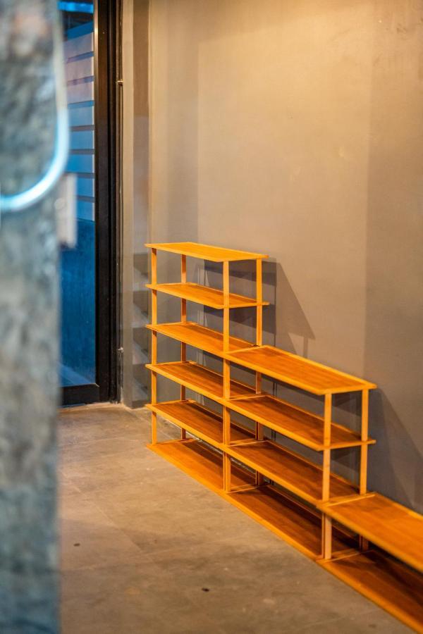 Black Panther Hostel Phuket Bagian luar foto