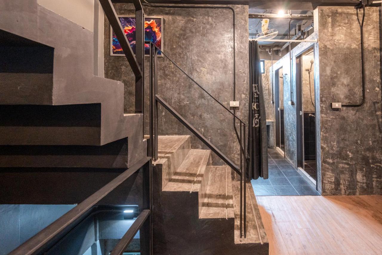Black Panther Hostel Phuket Bagian luar foto