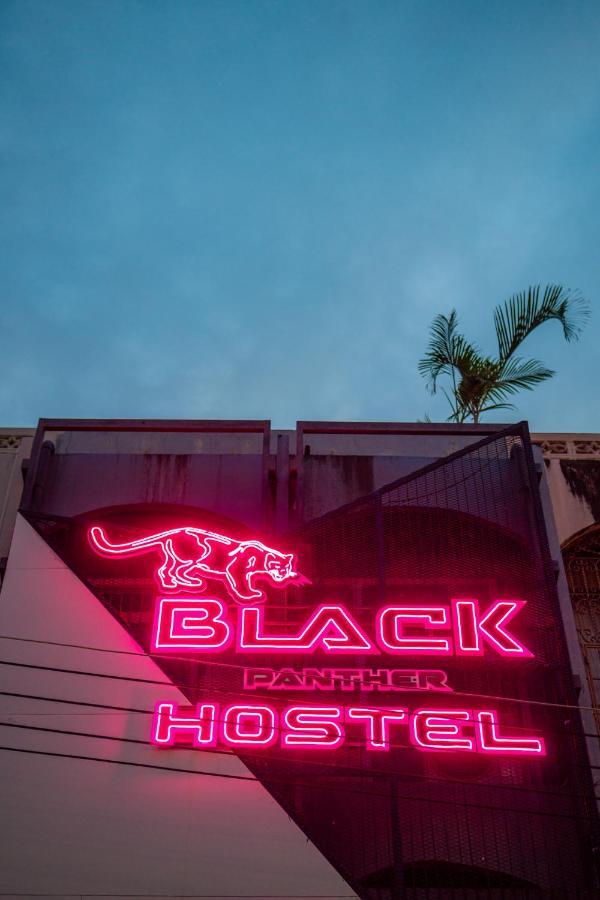 Black Panther Hostel Phuket Bagian luar foto
