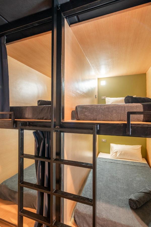 Black Panther Hostel Phuket Bagian luar foto