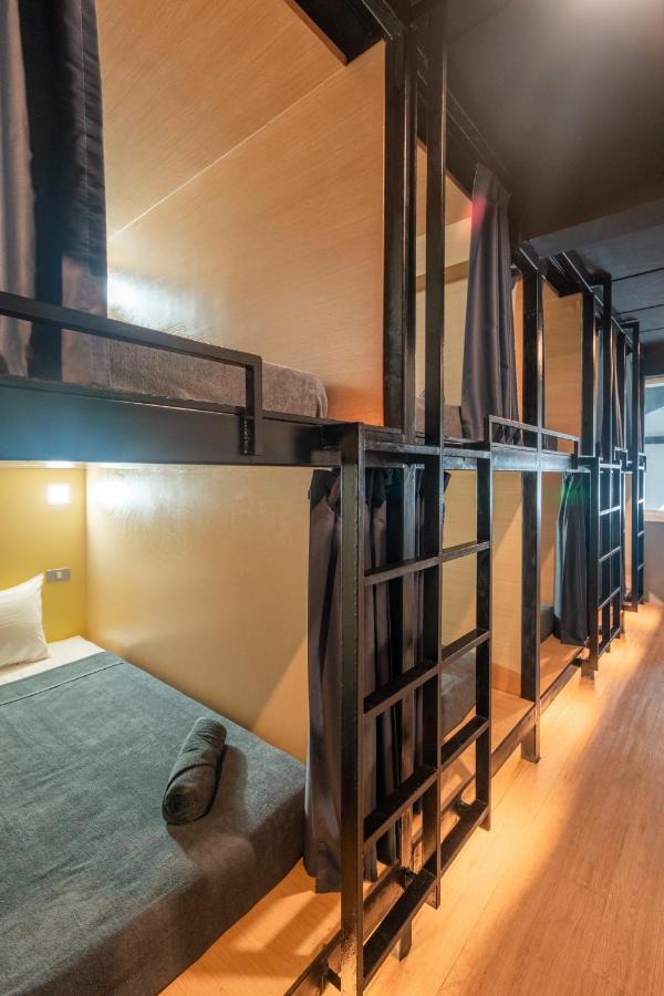 Black Panther Hostel Phuket Bagian luar foto